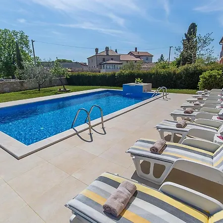 Family Friendly House With A Swimming Pool Buici, - 19720 Сasa de vacaciones *
